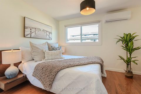 Photo 17 at 32 - 1209 Queen Street E, South Riverdale, Toronto