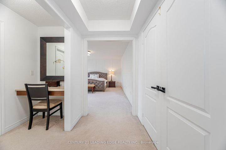Photo 15 at 34 Royal Links Circle, Vales of Castlemore North, Brampton