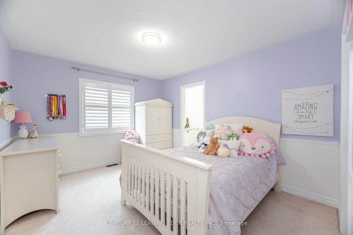 Photo 26 at 34 Royal Links Circle, Vales of Castlemore North, Brampton