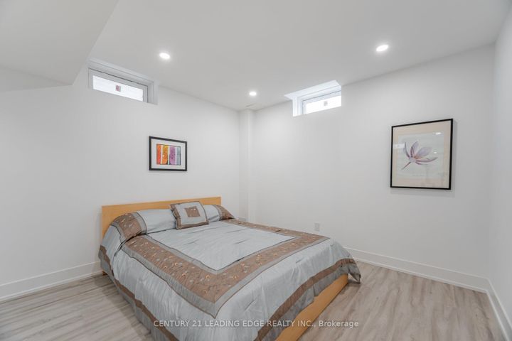 Photo 38 at 34 Royal Links Circle, Vales of Castlemore North, Brampton