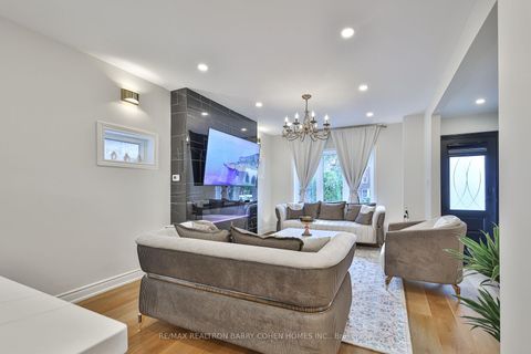 Photo 2 at 1 Wanless Crescent, Lawrence Park South, Toronto