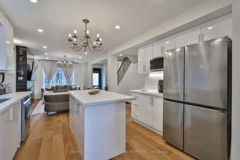 Photo 10 at 1 Wanless Crescent, Lawrence Park South, Toronto