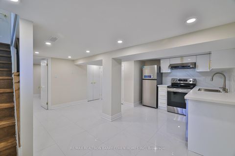 Photo 36 at 1 Wanless Crescent, Lawrence Park South, Toronto