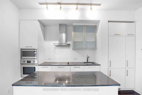 Photo 11 at 1802 - 14 York Street, Waterfront Communities C1, Toronto