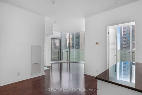 Photo 13 at 1802 - 14 York Street, Waterfront Communities C1, Toronto