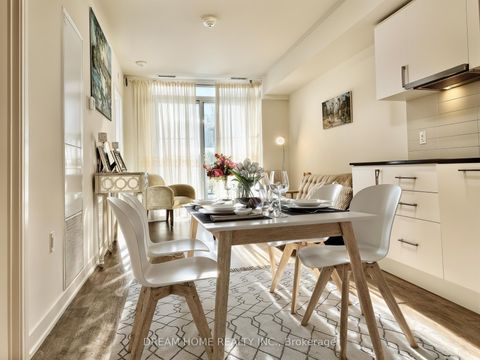 Photo 5 at 617 - 27 Bathurst Street, Waterfront Communities C1, Toronto