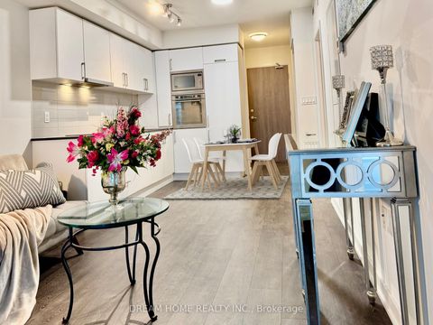 Photo 9 at 617 - 27 Bathurst Street, Waterfront Communities C1, Toronto