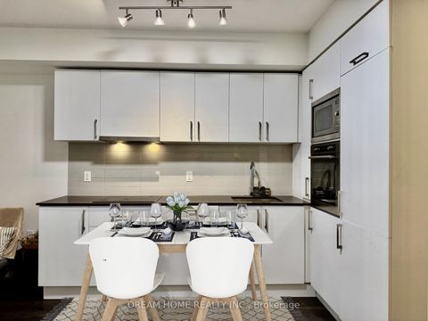 Photo 11 at 617 - 27 Bathurst Street, Waterfront Communities C1, Toronto