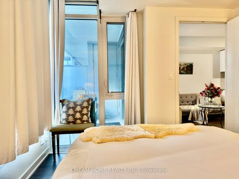 Photo 14 at 617 - 27 Bathurst Street, Waterfront Communities C1, Toronto