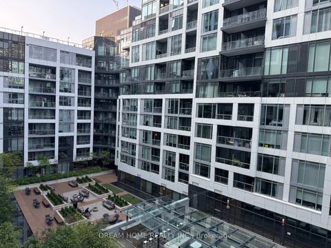 Photo 25 at 617 - 27 Bathurst Street, Waterfront Communities C1, Toronto