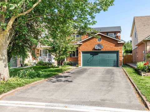 Photo 2 at 51 Moorcrest Drive, Aurora Village, Aurora