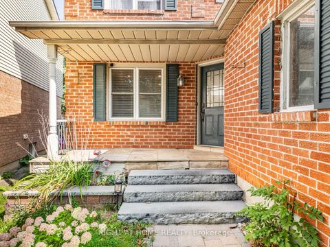 Photo 4 at 51 Moorcrest Drive, Aurora Village, Aurora