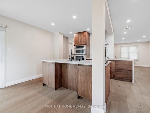 Photo 12 at 51 Moorcrest Drive, Aurora Village, Aurora Photo 12 at 51 Moorcrest Drive, Aurora Village, Aurora