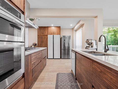 Photo 18 at 51 Moorcrest Drive, Aurora Village, Aurora