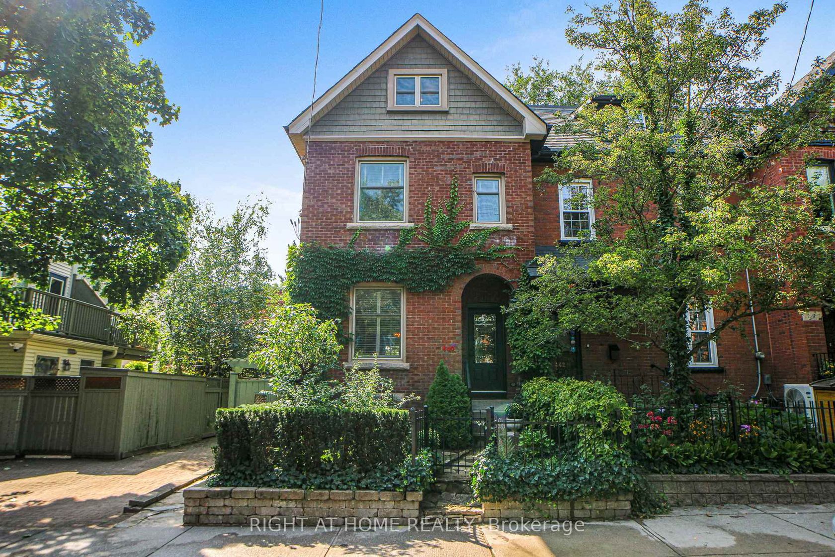 440 Sackville Street, South St. James Town, Toronto 