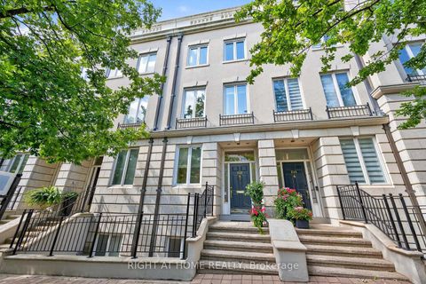 Photo 1 at 242 Walmer Road, Casa Loma, Toronto