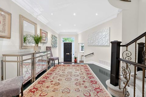 Photo 2 at 242 Walmer Road, Casa Loma, Toronto