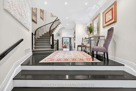 Photo 3 at 242 Walmer Road, Casa Loma, Toronto
