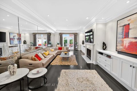 Photo 5 at 242 Walmer Road, Casa Loma, Toronto