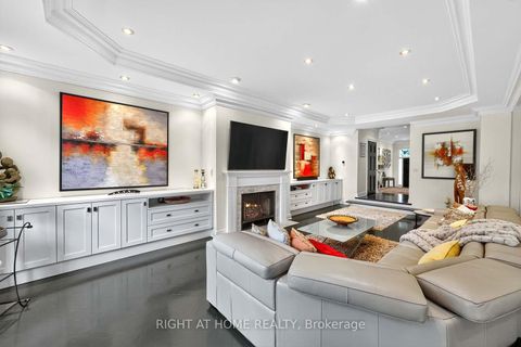 Photo 8 at 242 Walmer Road, Casa Loma, Toronto