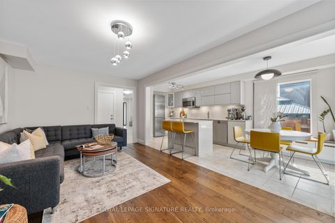 Photo 7 at 12 Barli Crescent, Patterson, Vaughan