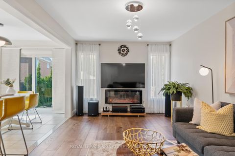 Photo 9 at 12 Barli Crescent, Patterson, Vaughan