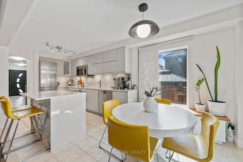 Photo 11 at 12 Barli Crescent, Patterson, Vaughan