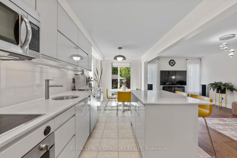 Photo 12 at 12 Barli Crescent, Patterson, Vaughan