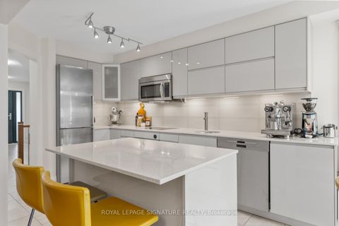 Photo 13 at 12 Barli Crescent, Patterson, Vaughan