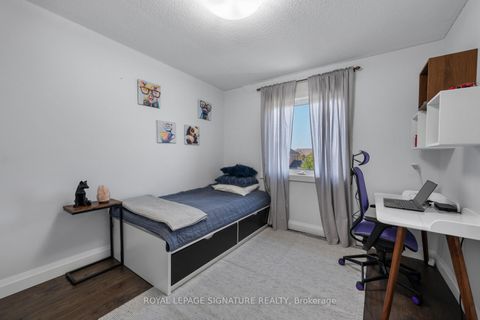 Photo 27 at 12 Barli Crescent, Patterson, Vaughan