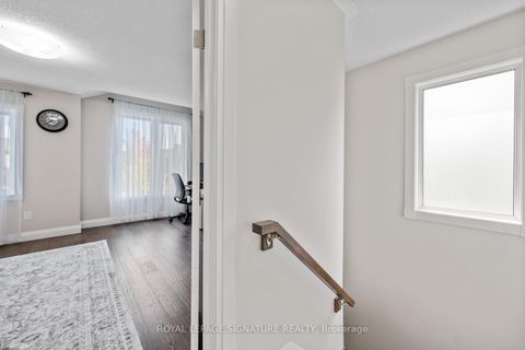 Photo 30 at 12 Barli Crescent, Patterson, Vaughan