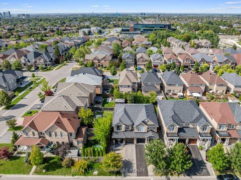 Photo 45 at 12 Barli Crescent, Patterson, Vaughan