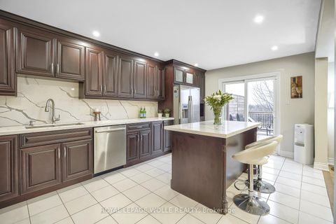 Photo 5 at 85 Gennela Square, Rouge E11, Toronto