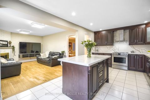 Photo 6 at 85 Gennela Square, Rouge E11, Toronto