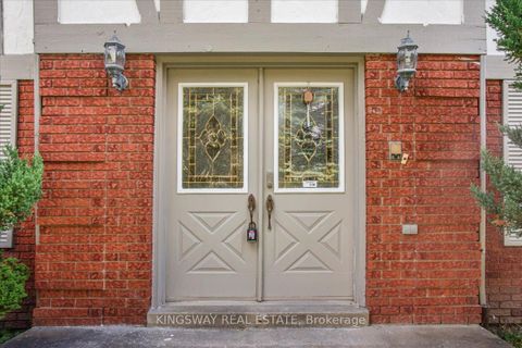 Photo 9 at 26 Cynthia Crescent, Oak Ridges, Richmond Hill Photo 9 at 26 Cynthia Crescent, Oak Ridges, Richmond Hill