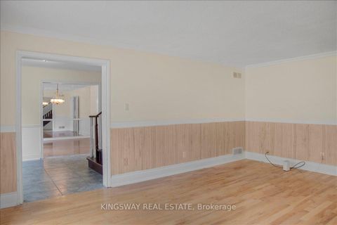 Photo 17 at 26 Cynthia Crescent, Oak Ridges, Richmond Hill Photo 17 at 26 Cynthia Crescent, Oak Ridges, Richmond Hill