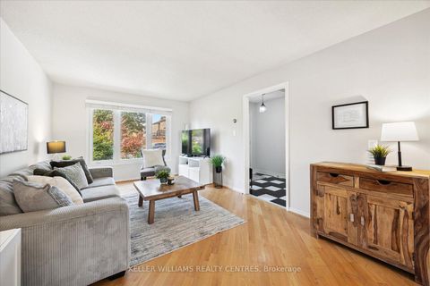 Photo 7 at 47 Whitburn Crescent, Maple, Vaughan