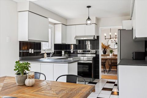 Photo 12 at 47 Whitburn Crescent, Maple, Vaughan