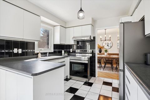 Photo 13 at 47 Whitburn Crescent, Maple, Vaughan