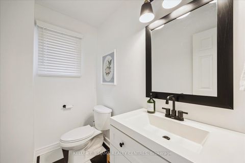 Photo 14 at 47 Whitburn Crescent, Maple, Vaughan