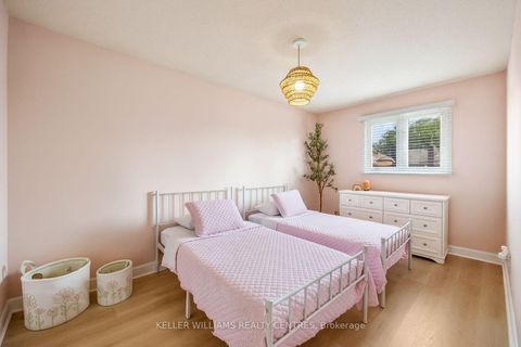Photo 22 at 47 Whitburn Crescent, Maple, Vaughan
