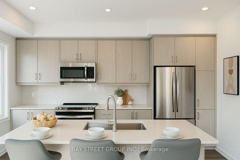 Photo 2 at 268 - 150 Honeycrisp Crescent, Vaughan Corporate Centre, Vaughan