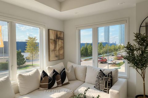 Photo 4 at 268 - 150 Honeycrisp Crescent, Vaughan Corporate Centre, Vaughan