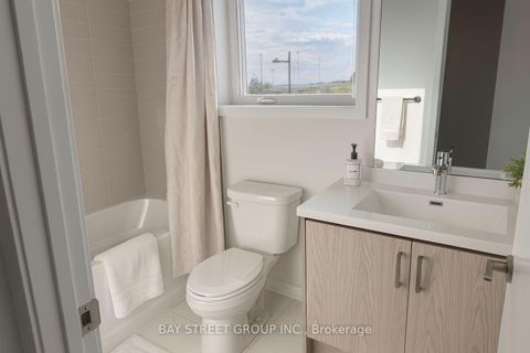 Photo 11 at 268 - 150 Honeycrisp Crescent, Vaughan Corporate Centre, Vaughan
