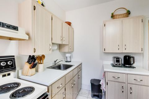 Photo 13 at 23 Lansdowne Avenue, Roncesvalles, Toronto