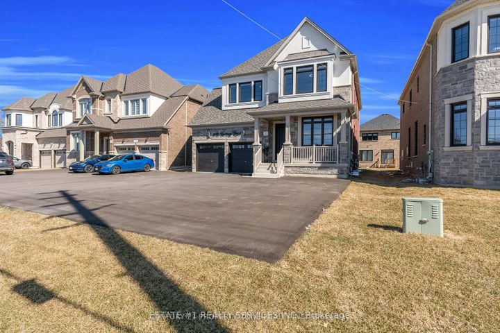 Photo 1 at 8925 Heritage Road, Bram West, Brampton