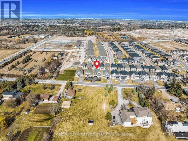Photo 2 at 8925 Heritage Road, Bram West, Brampton