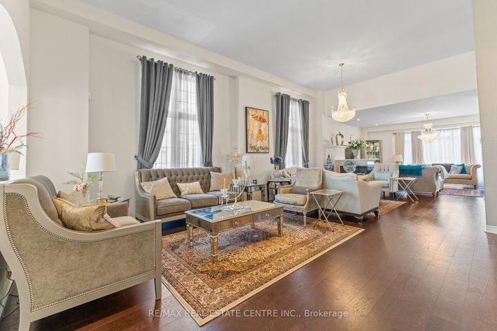 Photo 5 at 1 Astrantia Way, Credit Valley, Brampton