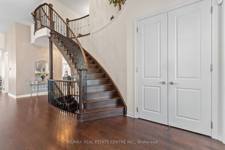 Photo 15 at 1 Astrantia Way, Credit Valley, Brampton