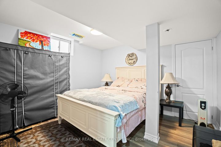 Photo 26 at 1 Astrantia Way, Credit Valley, Brampton